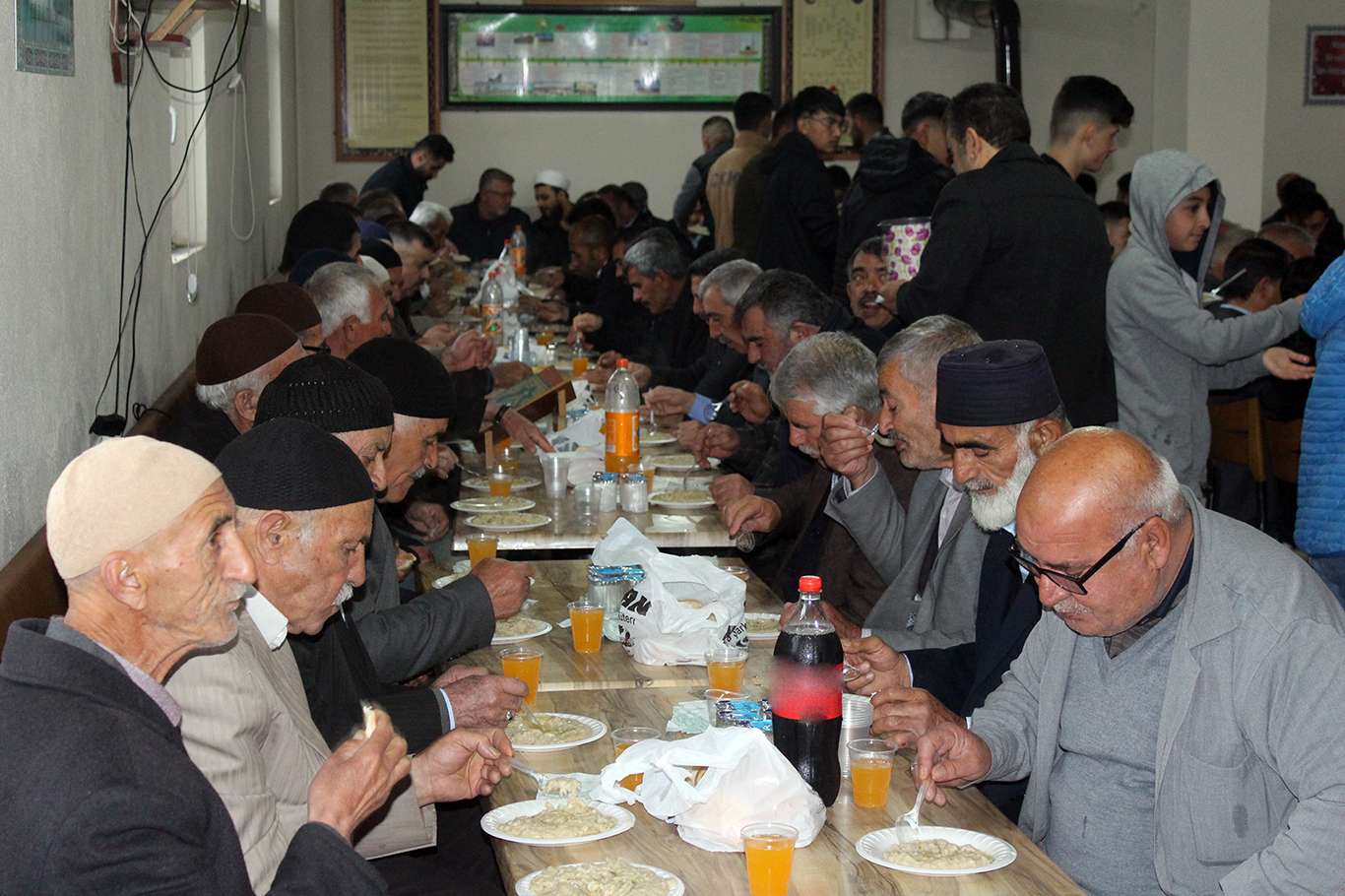 Ağrı'nın bayram geleneği 'Halise' yemeği bu bayram da sofralarda ikram edildi